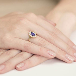 Pierścionek zaręczynowy z Tanzanitem 0,70ct i Diamentami złoto próby 585. W-0182TAN/70